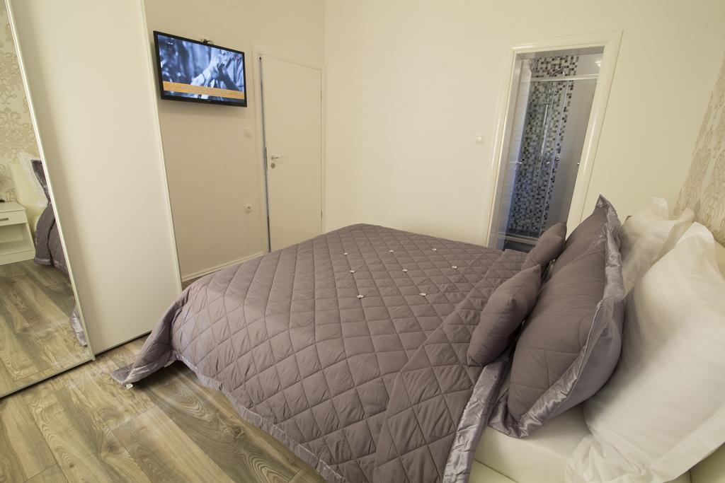 Villa Petra Apartment With Private Pool Makarska Exterior foto