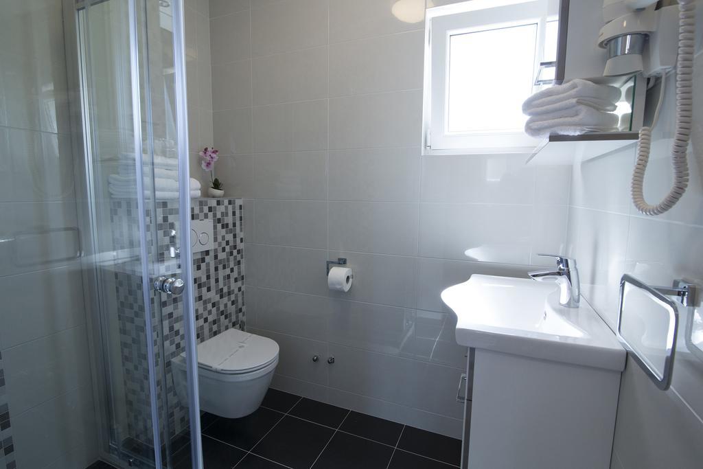 Villa Petra Apartment With Private Pool Makarska Exterior foto